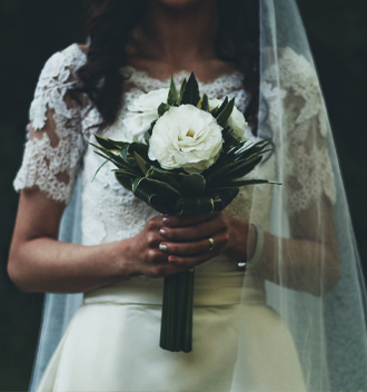 На что следует обратить внимание при выборе ткани для свадебного платья?